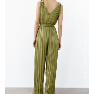 🍃Zara Pleated Jumpsuit | Brand New with tag | Size (S) 4